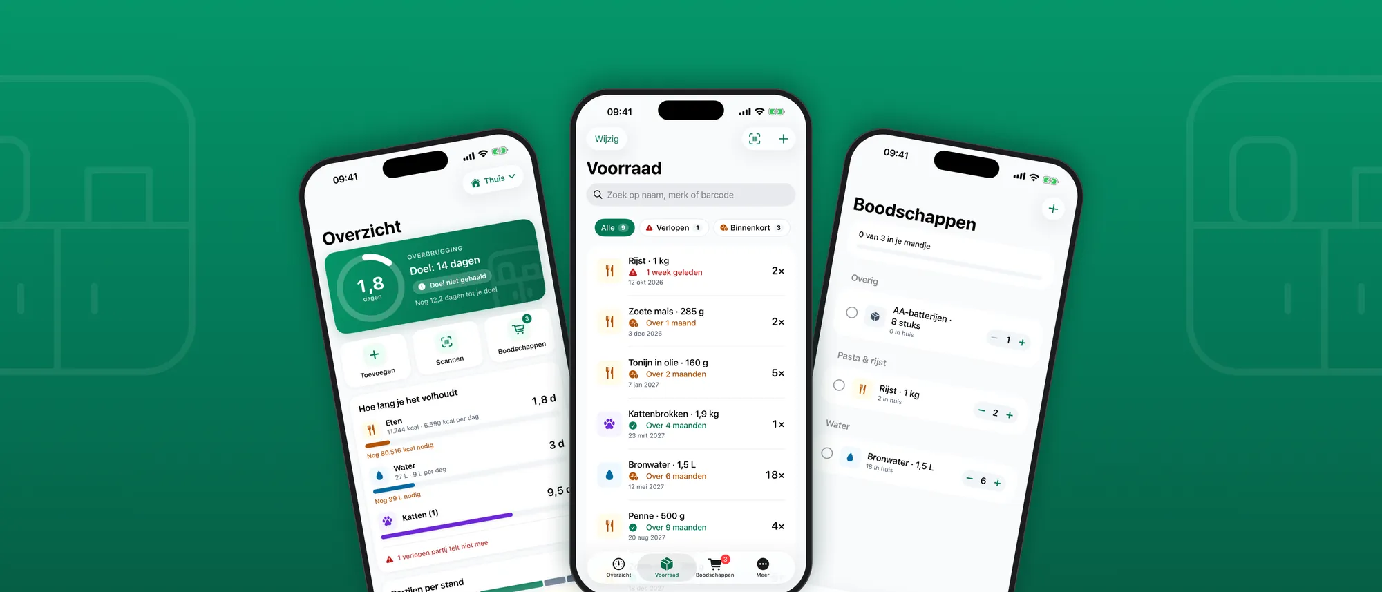 Drie iPhones met ReserveKast: het overzicht, de voorraadlijst en de boodschappenlijst.
